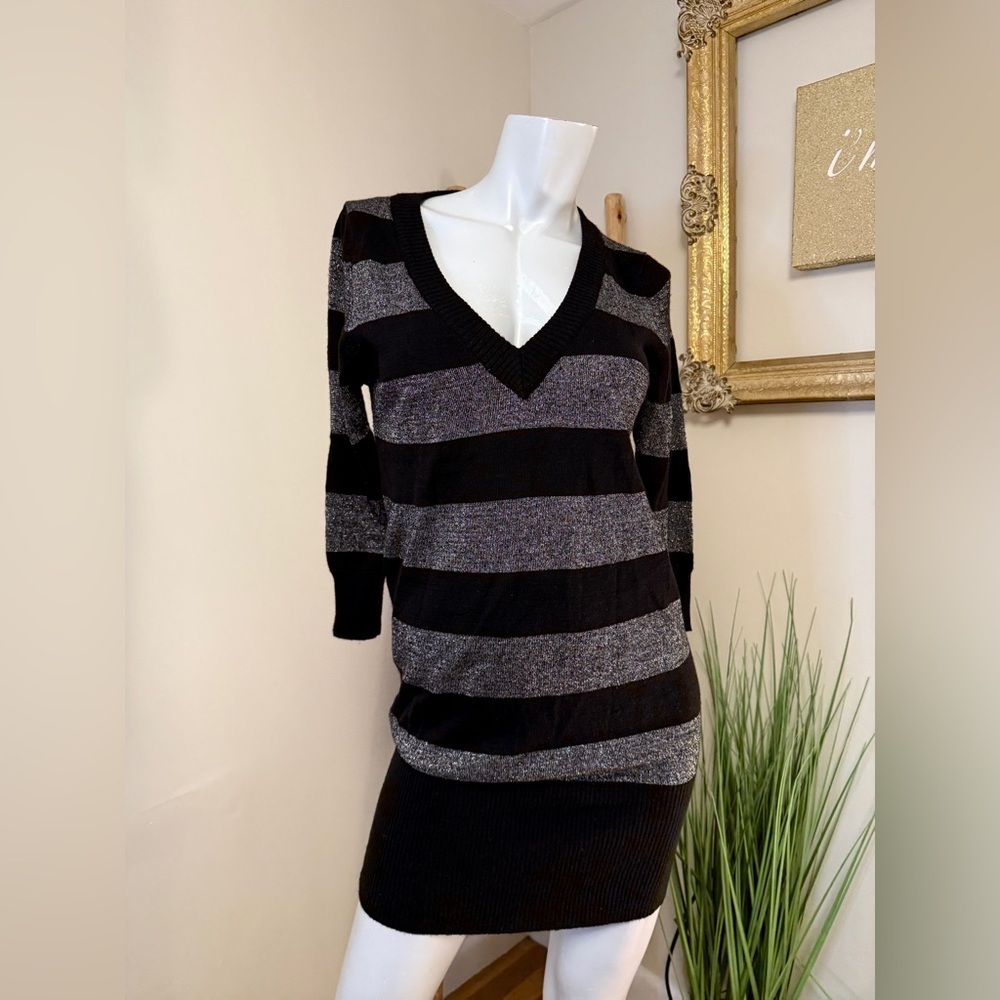 Forever Twenty One Striped Black and Silver Women's Sweater or Dress! Large - Picture 2 of 5